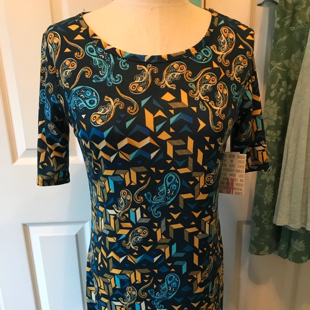 NWT LuLaRoe Medium julia paisley